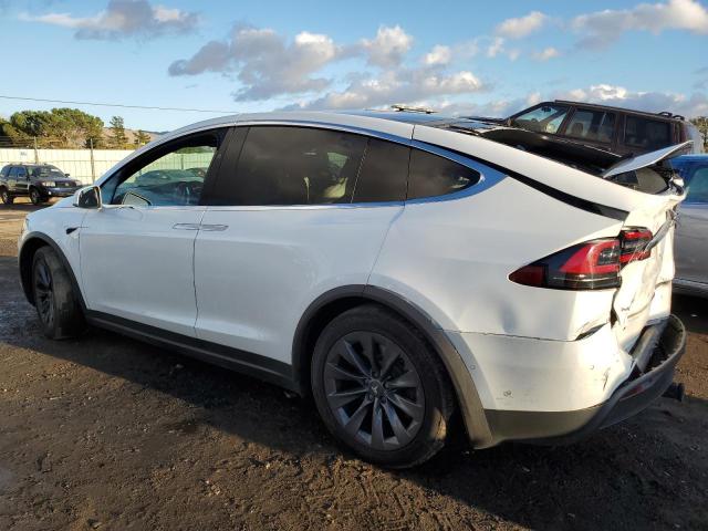 Photo 2 from auction – 2017 TESLA MODEL X with VIN 5YJXCBE29HF051439