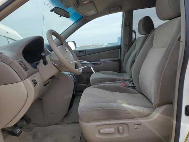 Photo 7 from auction – 2010 TOYOTA SIENNA CE with VIN 5TDKK4CC3AS328821