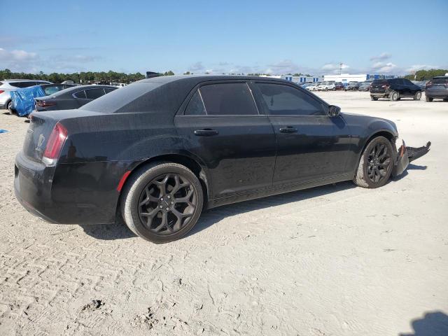 Photo 3 from auction – 2019 CHRYSLER 300 S with VIN 2C3CCABG0KH635078