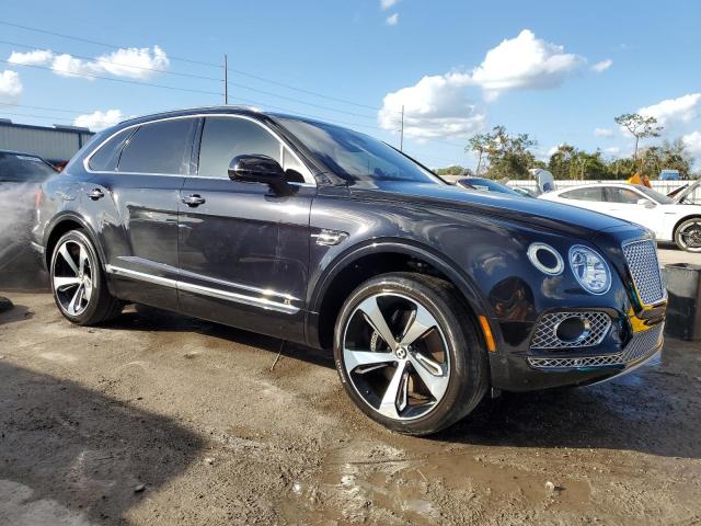 Photo 4 from auction – 2017 BENTLEY BENTAYGA with VIN SJAAC2ZV9HC012780