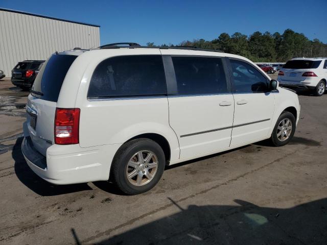 Photo 3 from auction – 2010 CHRYSLER TOWN & COU with VIN 2A4RR5D15AR109021