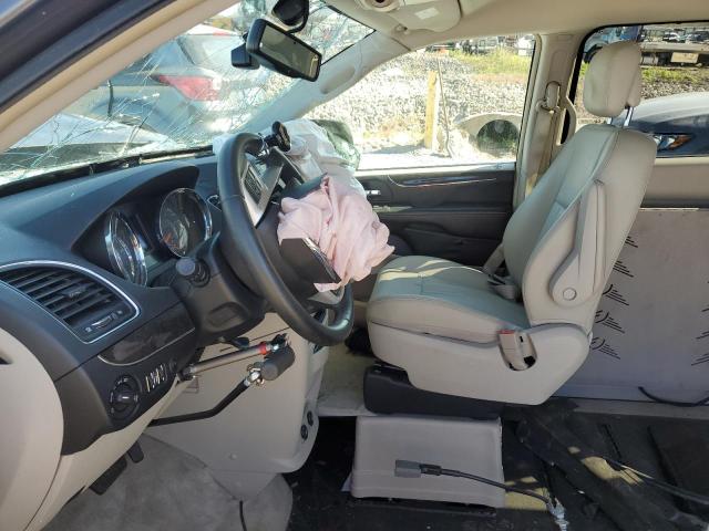 Photo 7 from auction – 2015 CHRYSLER TOWN & COU with VIN 2C4RC1CG3FR645690