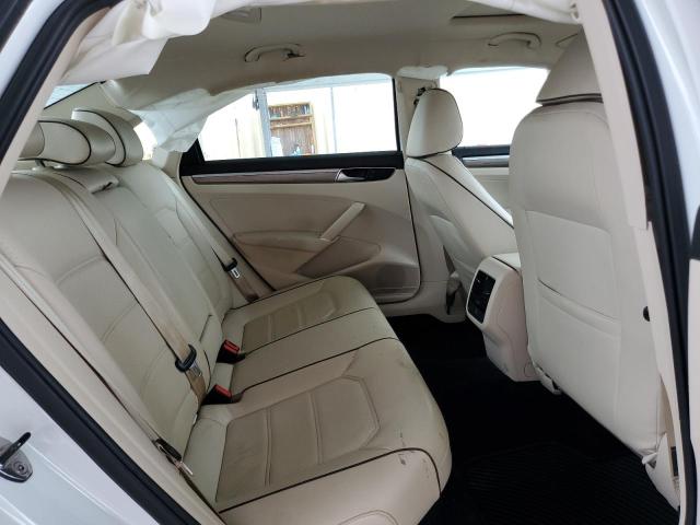 Photo 10 from auction – 2016 VOLKSWAGEN PASSAT SE with VIN 1VWBS7A38GC036822