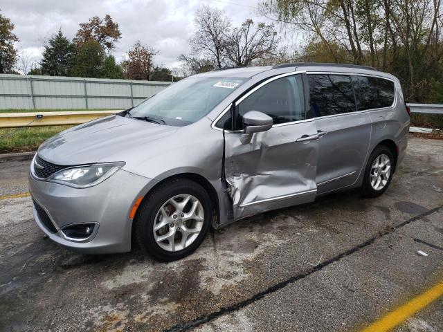 CHRYSLER PACIFICA T 2017 with VIN 2C4RC1BG4HR794839 - Photo from auction