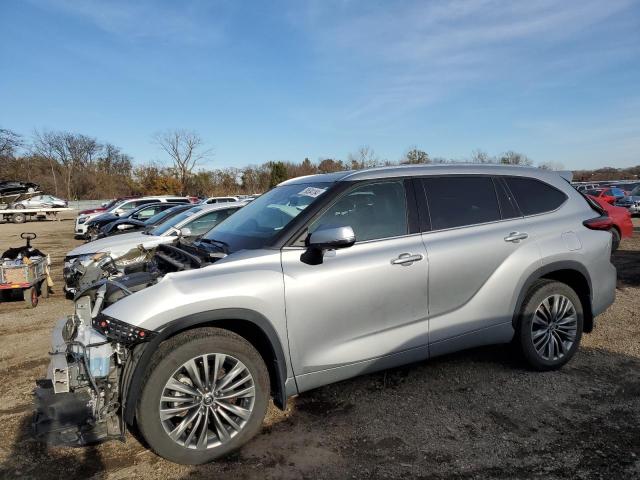 TOYOTA HIGHLANDER 2021 with VIN 5TDFZRBH6MS129886 - Photo from auction