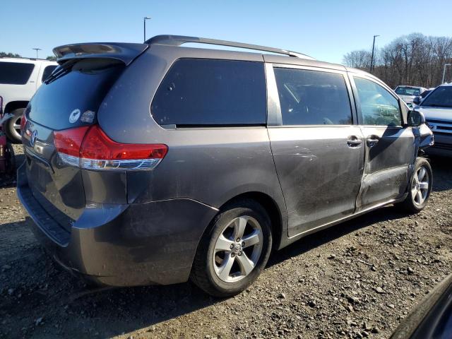 Photo 3 from auction – 2013 TOYOTA SIENNA LE with VIN 5TDKK3DC4DS345902