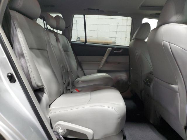 Photo 11 from auction – 2012 TOYOTA HIGHLANDER with VIN 5TDBK3EH0CS152400