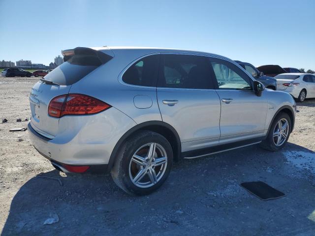 Photo 3 from auction – 2012 PORSCHE CAYENNE S with VIN WP1AE2A23CLA93986
