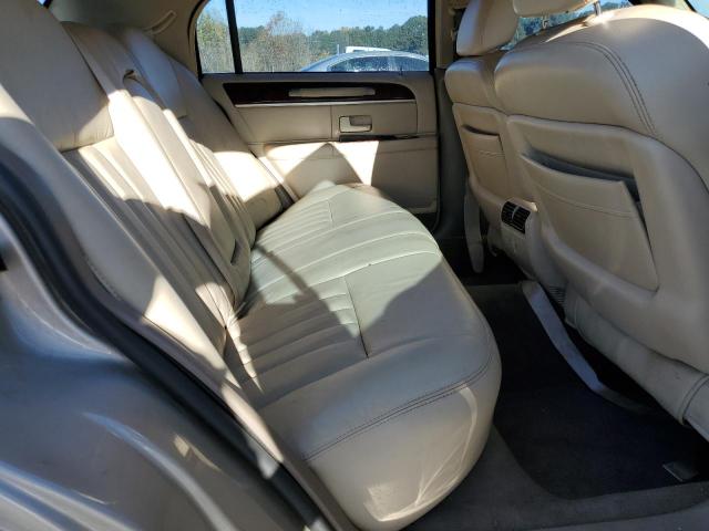 Photo 10 from auction – 2004 LINCOLN TOWN CAR E with VIN 1LNHM81W34Y658200