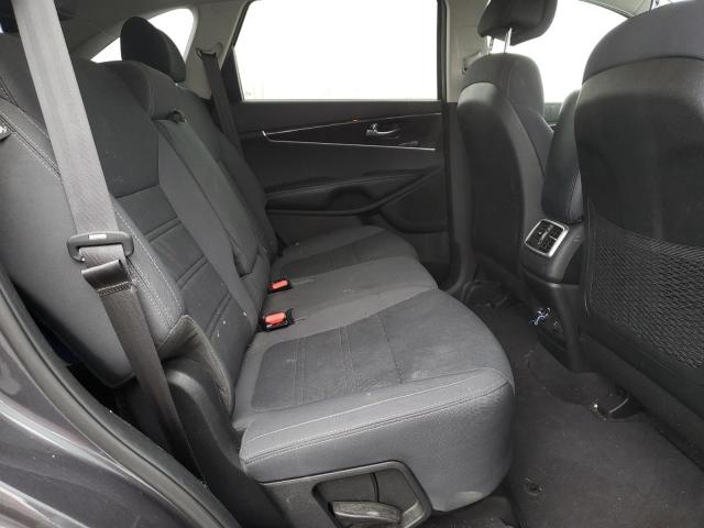 Photo 11 from auction – 2016 KIA SORENTO LX with VIN 5XYPG4A35GG185161