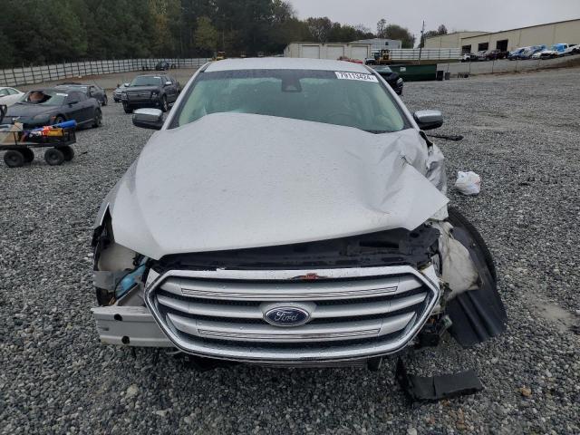 Photo 5 from auction – 2017 FORD TAURUS LIM with VIN 1FAHP2F82HG129518