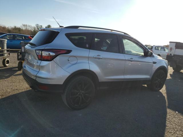 Photo 3 from auction – 2017 FORD ESCAPE SE with VIN 1FMCU9GD3HUB48593