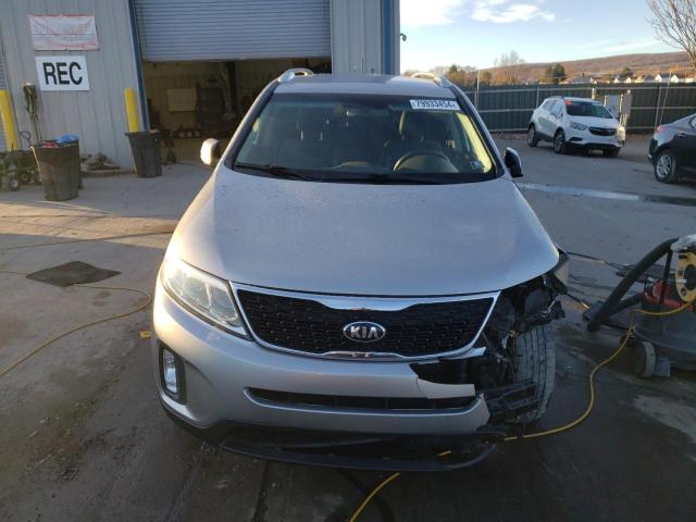 Photo 5 from auction – 2015 KIA SORENTO LX with VIN 5XYKTCA65FG656136