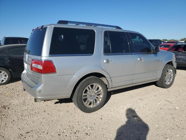 Photo 3 from auction – 2012 LINCOLN NAVIGATOR with VIN 5LMJJ2H50CEL00280