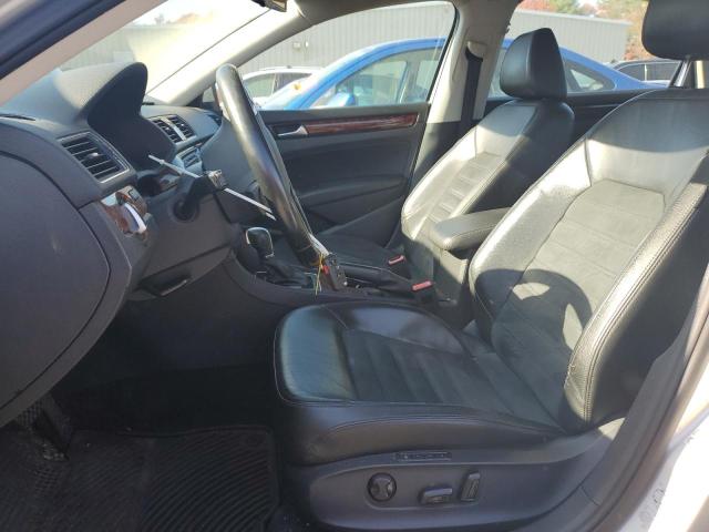 Photo 7 from auction – 2013 VOLKSWAGEN PASSAT SEL with VIN 1VWCM7A30DC031463