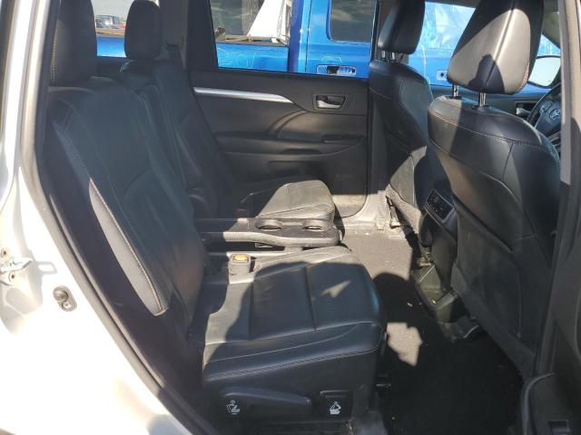Photo 11 from auction – 2016 TOYOTA HIGHLANDER with VIN 5TDJKRFH9GS335586