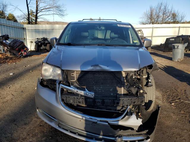 Photo 5 from auction – 2014 CHRYSLER TOWN & COU with VIN 2C4RC1BGXER358122