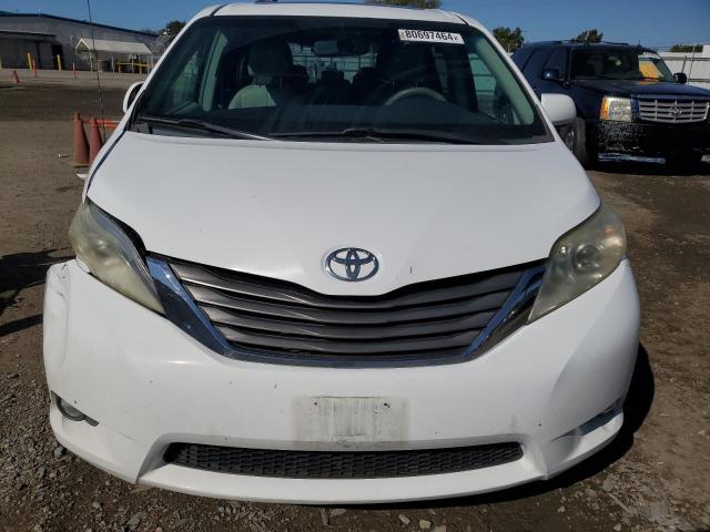 Photo 5 from auction – 2013 TOYOTA SIENNA XLE with VIN 5TDYK3DC8DS353656