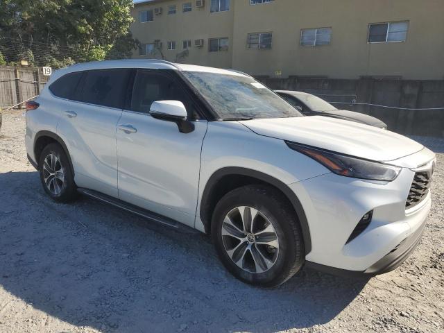 Photo 4 from auction – 2022 TOYOTA HIGHLANDER with VIN 5TDGZRAH1NS559655