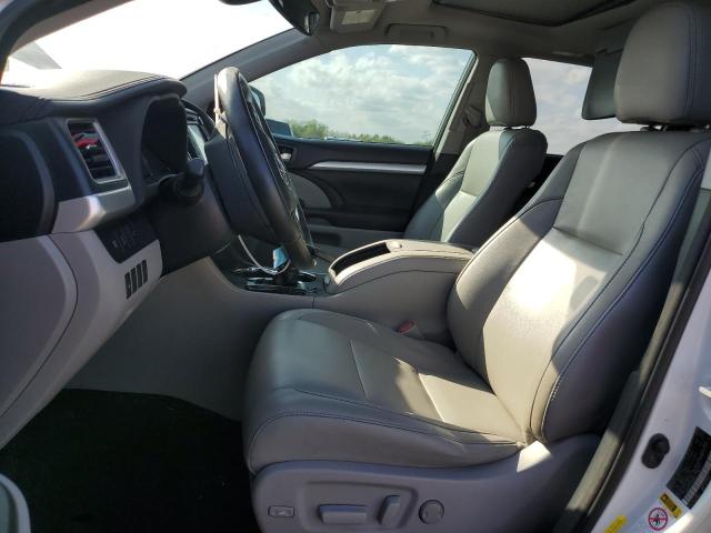 Photo 7 from auction – 2018 TOYOTA HIGHLANDER with VIN 5TDKZRFH1JS535739