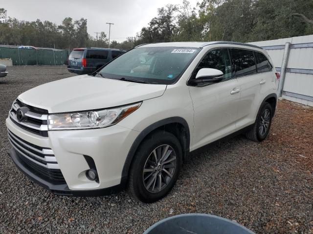 Photo 1 from auction – 2019 TOYOTA HIGHLANDER with VIN 5TDKZRFH1KS571240