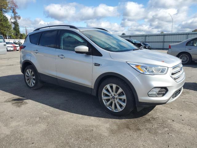 Photo 4 from auction – 2019 FORD ESCAPE SEL with VIN 1FMCU0HD2KUB46156