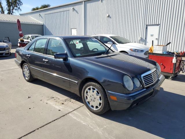 Photo 4 from auction – 1998 MERCEDES-BENZ E 320 with VIN WDBJF65F9WA556506