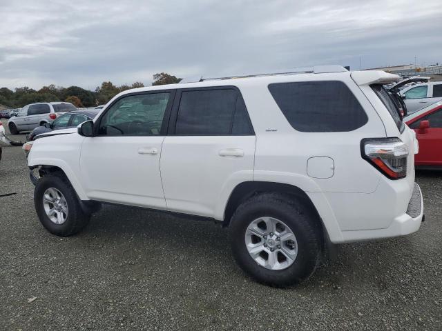 Photo 2 from auction – 2018 TOYOTA 4RUNNER SR with VIN JTEBU5JR1J5523809