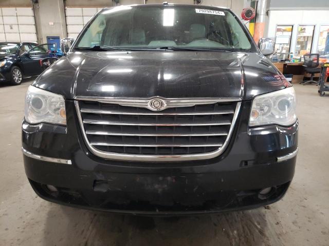 Photo 5 from auction – 2010 CHRYSLER TOWN & COU with VIN 2A4RR6DX2AR148076