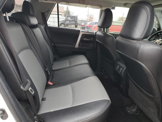 Photo 11 from auction – 2018 TOYOTA 4RUNNER SR with VIN JTEBU5JR7J5513205
