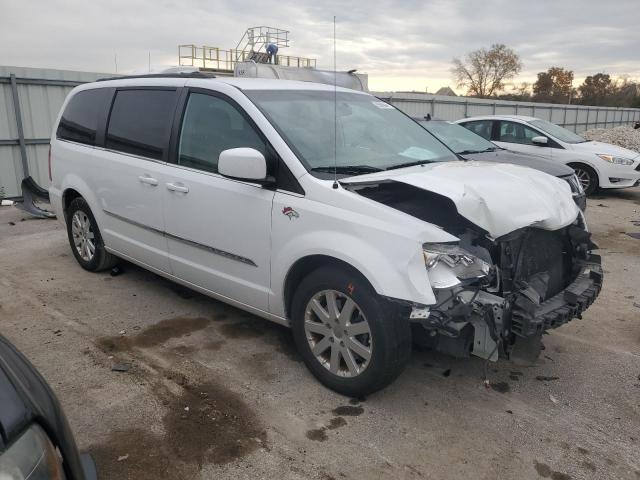 Photo 4 from auction – 2016 CHRYSLER TOWN & COU with VIN 2C4RC1BG5GR246007