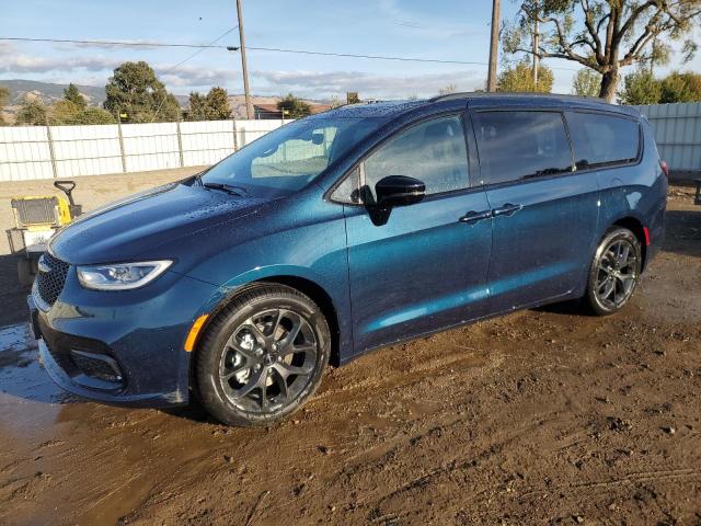 CHRYSLER PACIFICA L 2025 with VIN 2C4RC1GG2SR512004 - Photo from auction