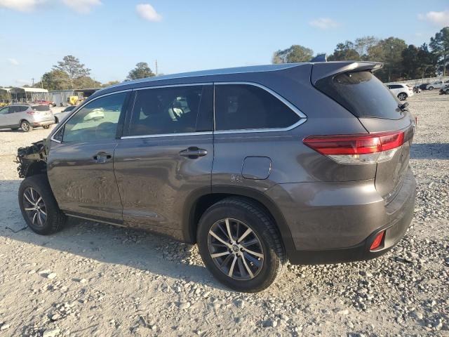 Photo 2 from auction – 2018 TOYOTA HIGHLANDER with VIN 5TDKZRFH5JS530740