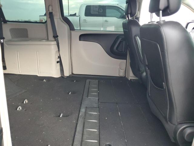 Photo 11 from auction – 2012 CHRYSLER TOWN & COU with VIN 2C4RC1BG4CR325937