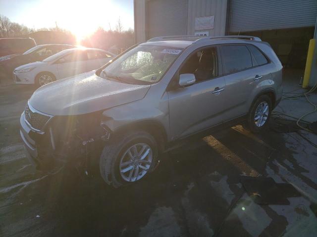 KIA SORENTO LX 2015 with VIN 5XYKTCA65FG656136 - Photo from auction