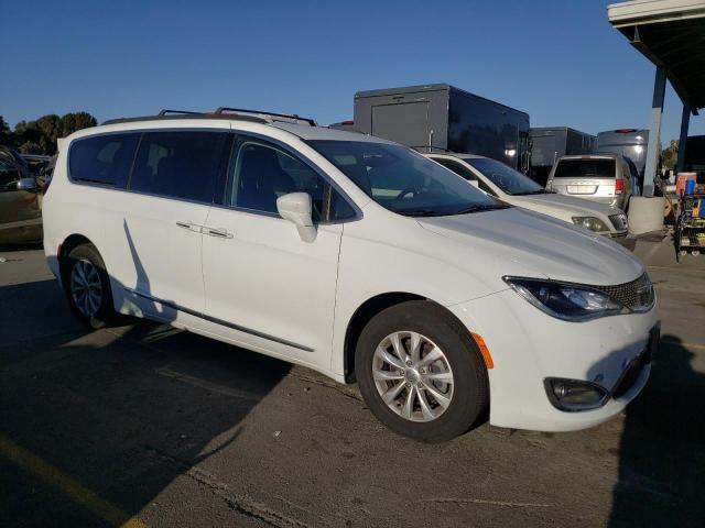 Photo 4 from auction – 2017 CHRYSLER PACIFICA T with VIN 2C4RC1BG2HR564569