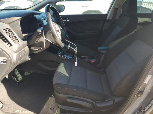 Foto 7 de la subasta – 2017 KIA FORTE LX con VIN 3KPFL4A77HE033276