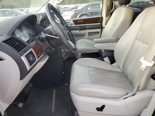 Photo 7 from auction – 2010 CHRYSLER TOWN & COU with VIN 2A4RR8D13AR321367