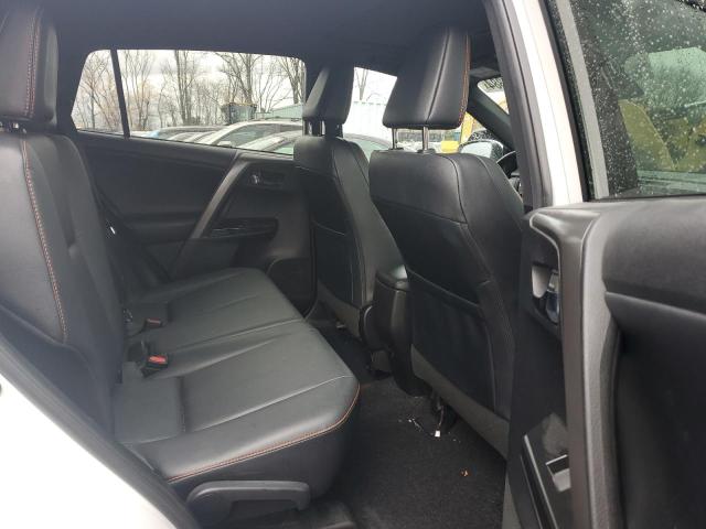 Photo 11 from auction – 2017 TOYOTA RAV4 SE with VIN 2T3JFREV8HW641397