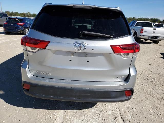 Photo 6 from auction – 2018 TOYOTA HIGHLANDER with VIN 5TDKZRFH8JS537827