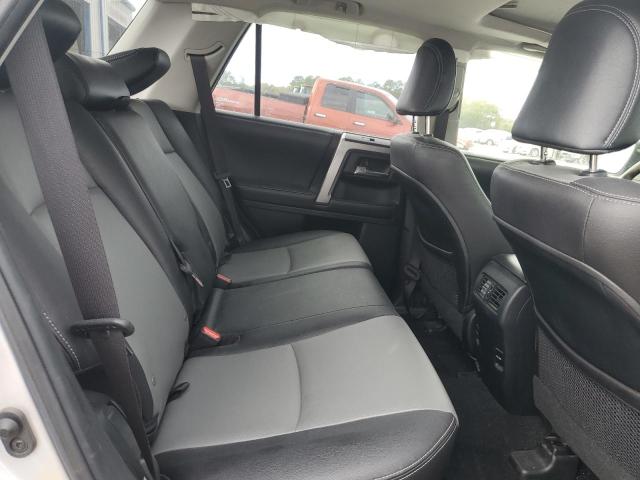 Photo 11 from auction – 2018 TOYOTA 4RUNNER SR with VIN JTEZU5JR9J5186658