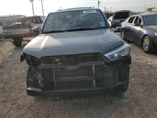 Photo 5 from auction – 2018 TOYOTA 4RUNNER SR with VIN JTEZU5JR6J5173561