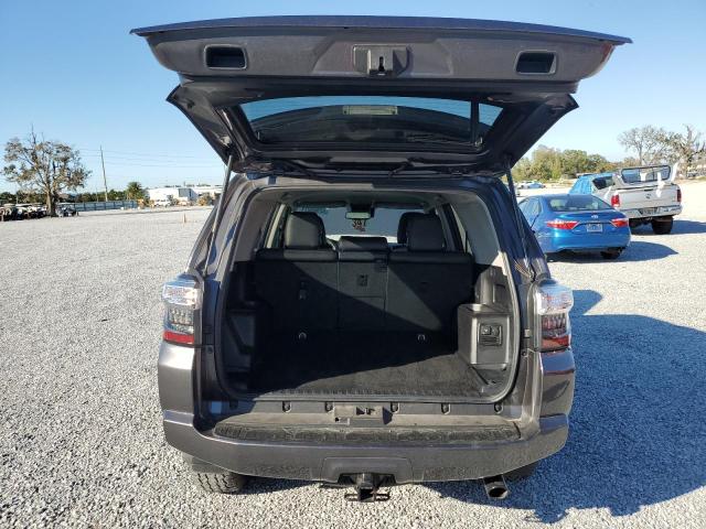 Photo 6 from auction – 2021 TOYOTA 4RUNNER SR with VIN JTEEU5JR5M5232666