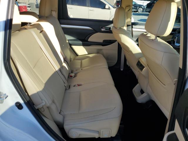 Photo 11 from auction – 2018 TOYOTA HIGHLANDER with VIN 5TDKZRFH6JS550012