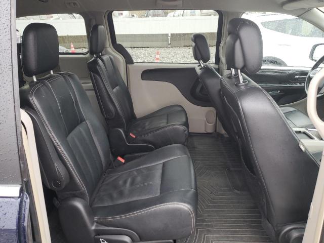 Photo 11 from auction – 2016 CHRYSLER TOWN & COU with VIN 2C4RC1BG8GR173814