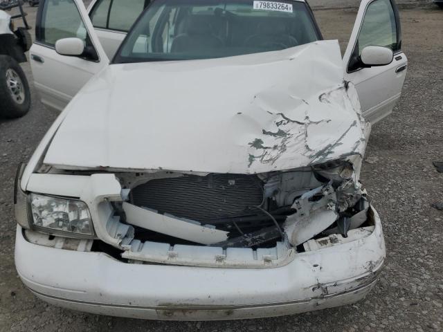 Photo 11 from auction – 2000 FORD CROWN VICT with VIN 2FAFP74W4YX120352