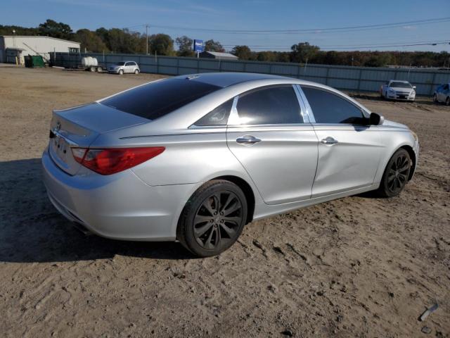 Photo 3 from auction – 2011 HYUNDAI SONATA SE with VIN 5NPEC4AC0BH125390