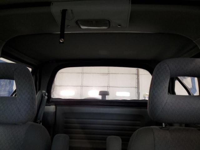 Photo 10 from auction – 2002 CHEVROLET TRACKER with VIN 2CNBJ18CX26906088