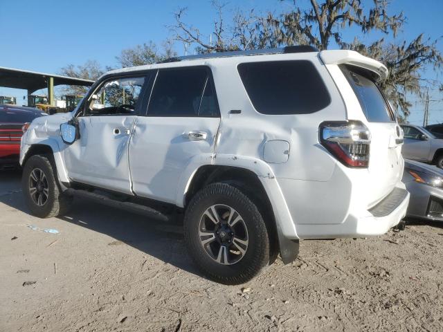 Photo 2 from auction – 2019 TOYOTA 4RUNNER SR with VIN JTEZU5JR1K5197333