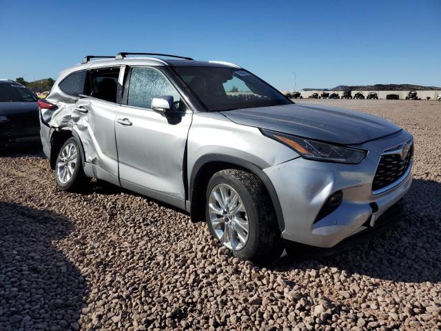 Photo 4 from auction – 2022 TOYOTA HIGHLANDER with VIN 5TDDZRBH5NS167439
